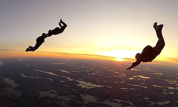 Skydiving in Gananoque Inn